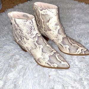 **Brand New** Women’s Snake Skin Print Mini Cowboy Boots